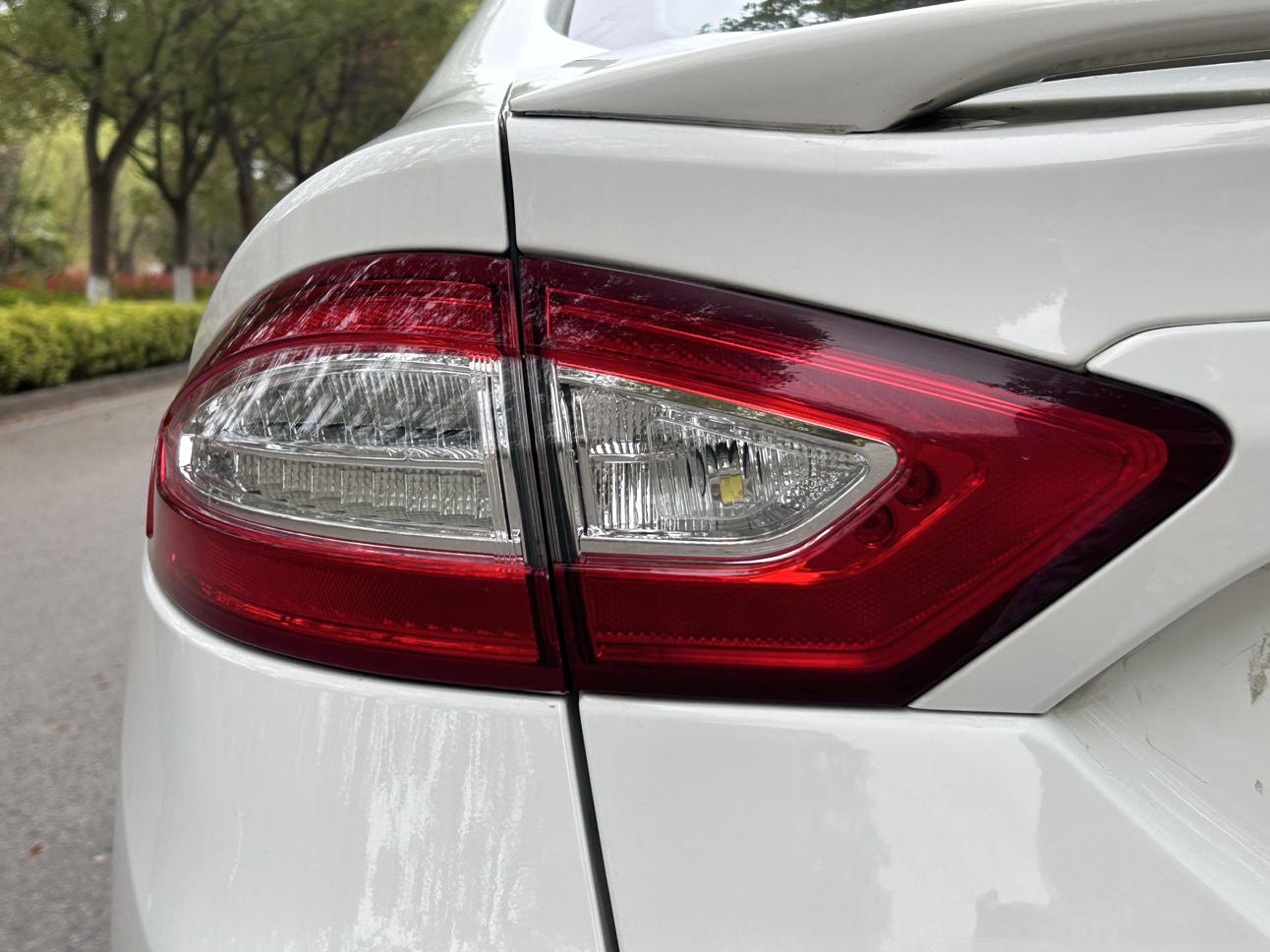Ford Mondeo 2013 thumb 6