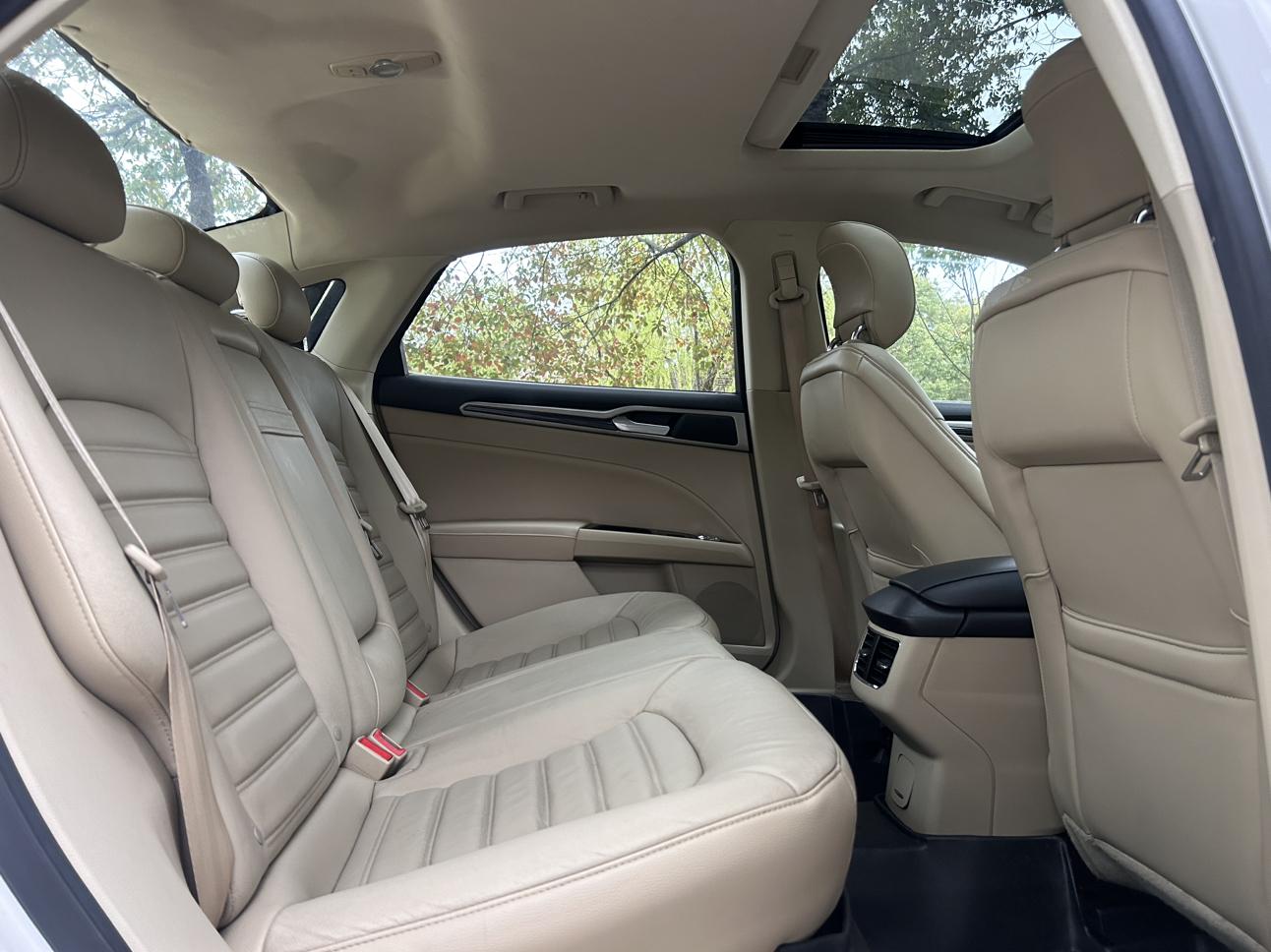 Ford Mondeo 2013 thumb 10