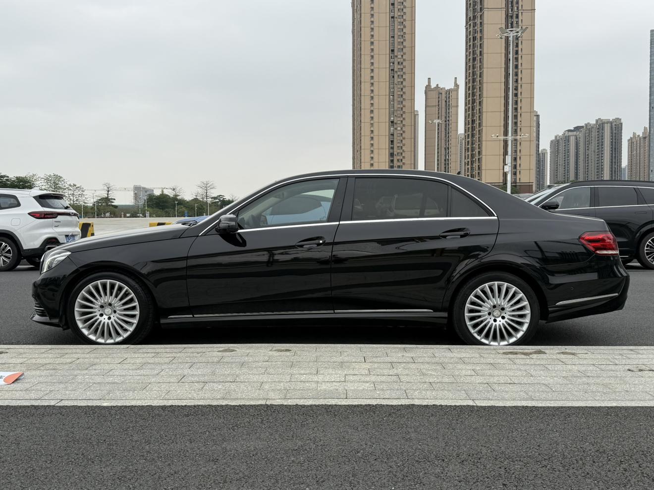 Mercedes-Benz E-Class 2014 thumb 2