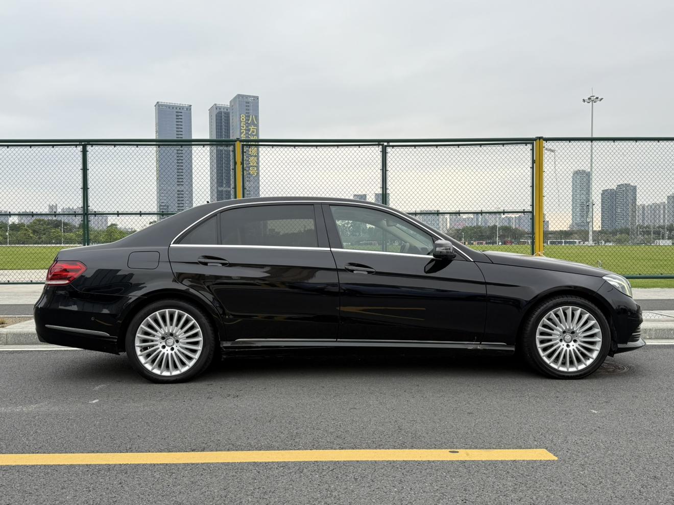 Mercedes-Benz E-Class 2014 thumb 6