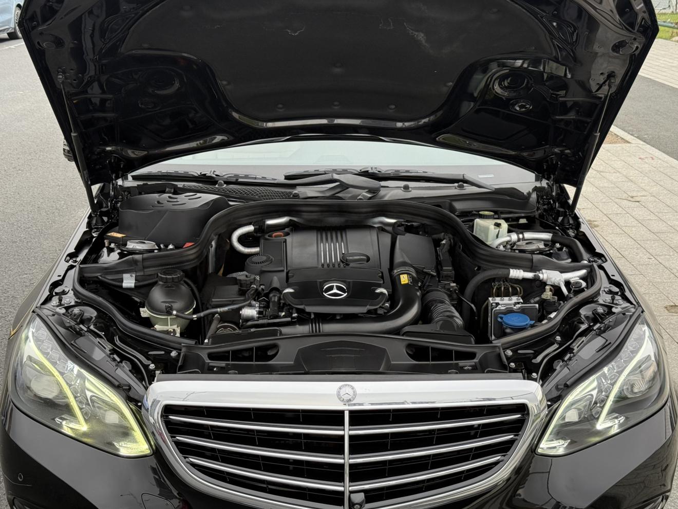 Mercedes-Benz E-Class 2014 thumb 7