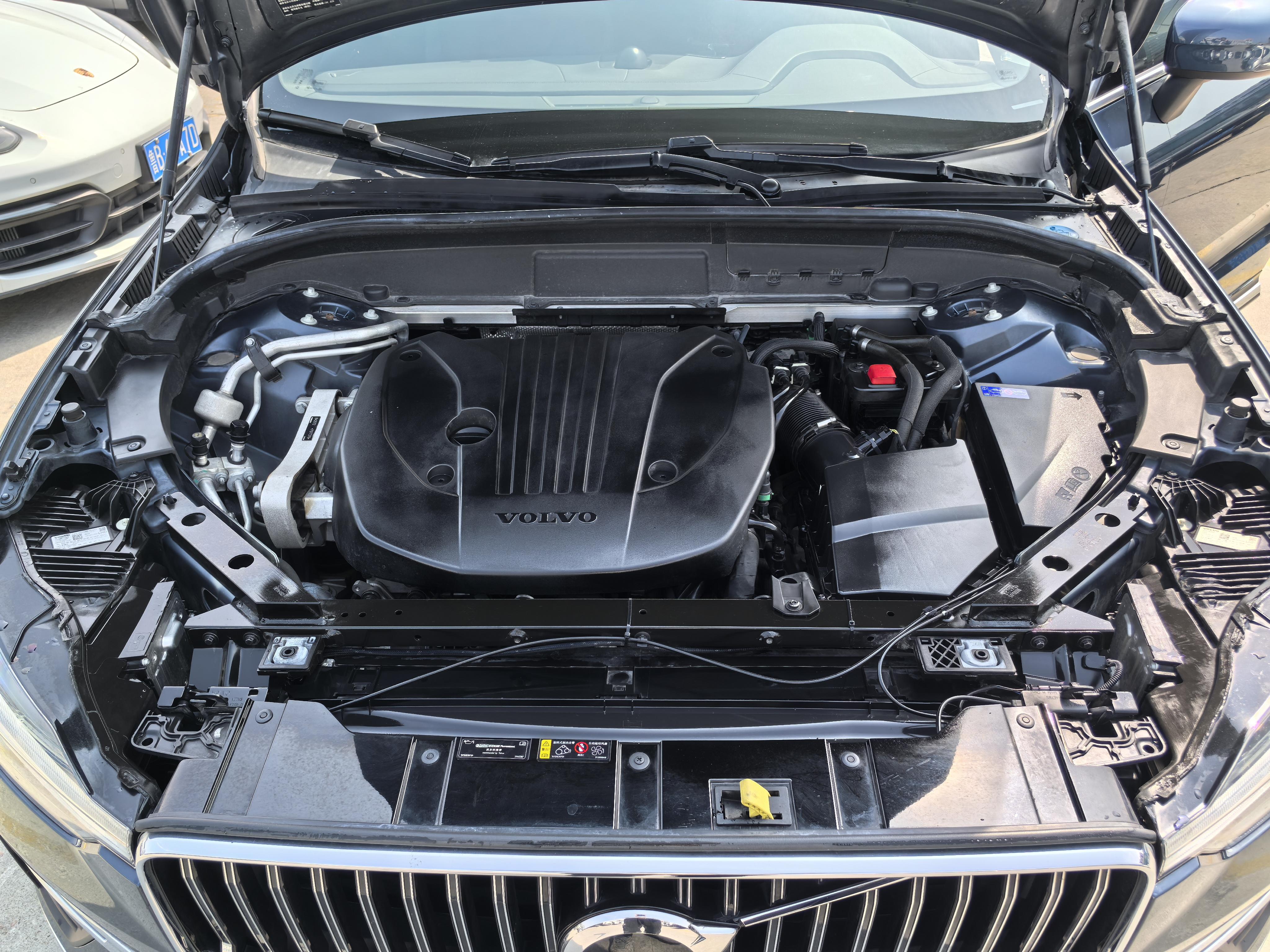 Volvo XC60 2023 thumb 6