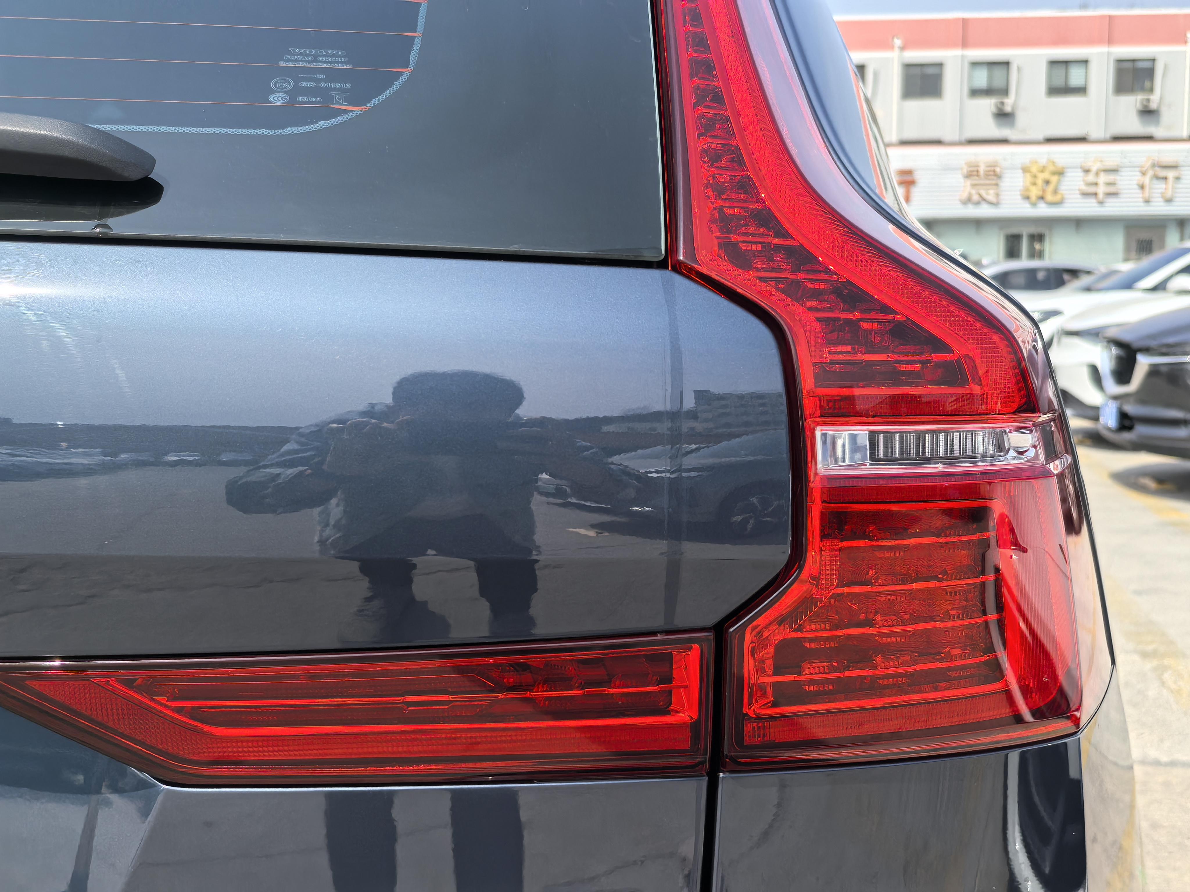 Volvo XC60 2023 thumb 8