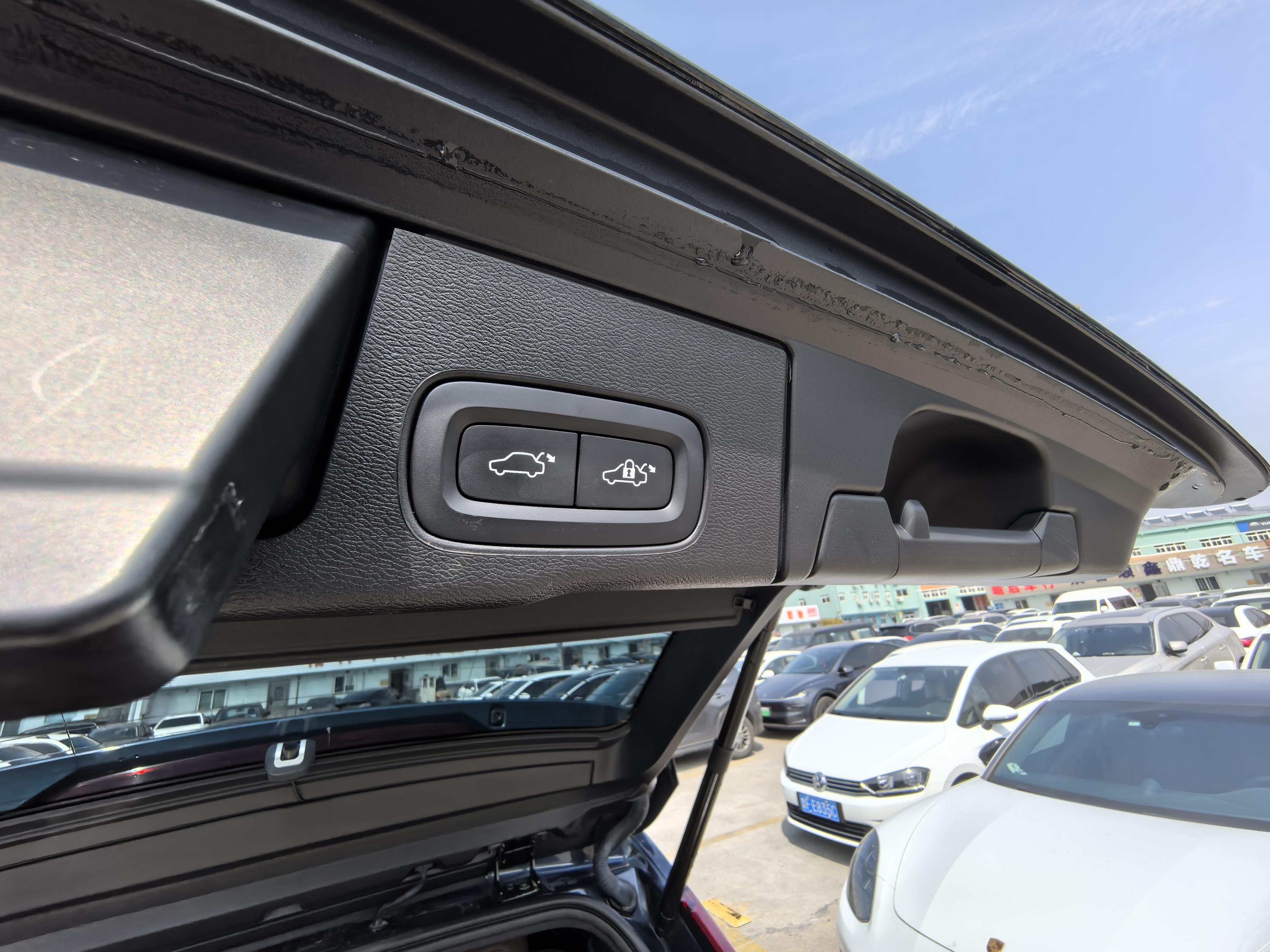 Volvo XC60 2023 thumb 9