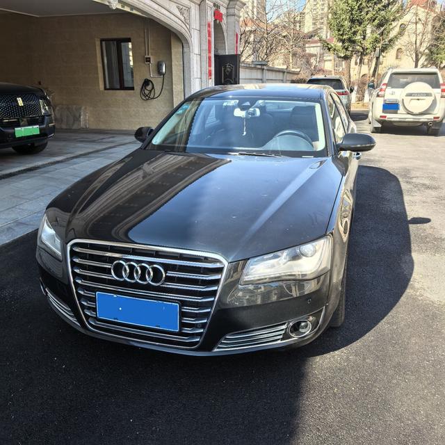 Audi A8 2012 thumb 7