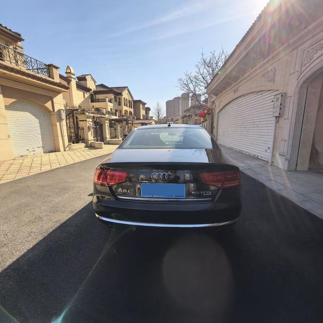 Audi A8 2012 thumb 8