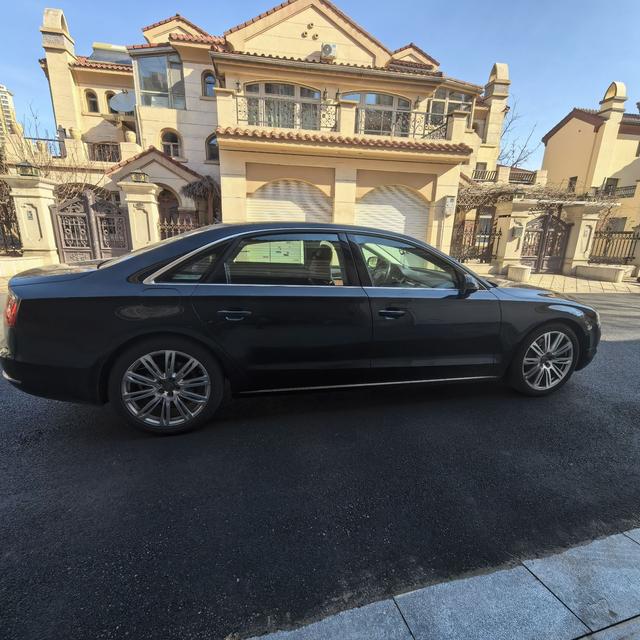 Audi A8 2012 thumb 9