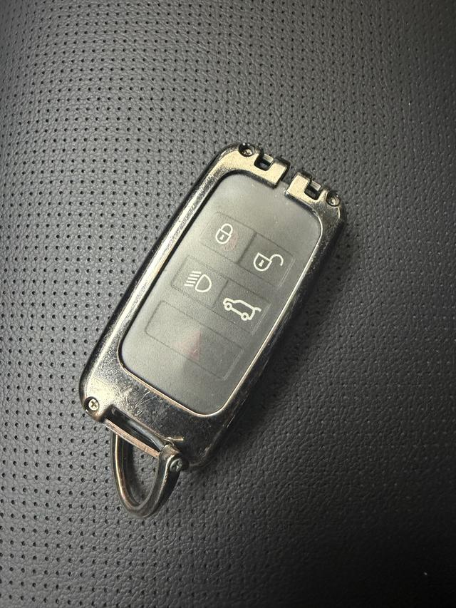 Land Rover Discovery Sport 2022 thumb 9