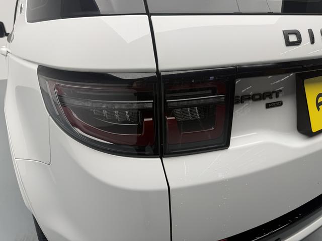 Land Rover Discovery Sport 2022 thumb 11