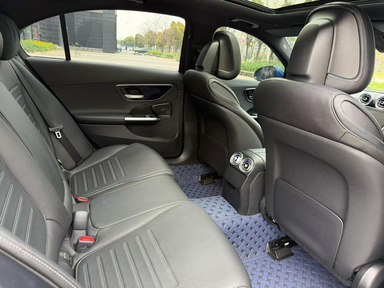 Mercedes-Benz C-Class 2022 thumb 9