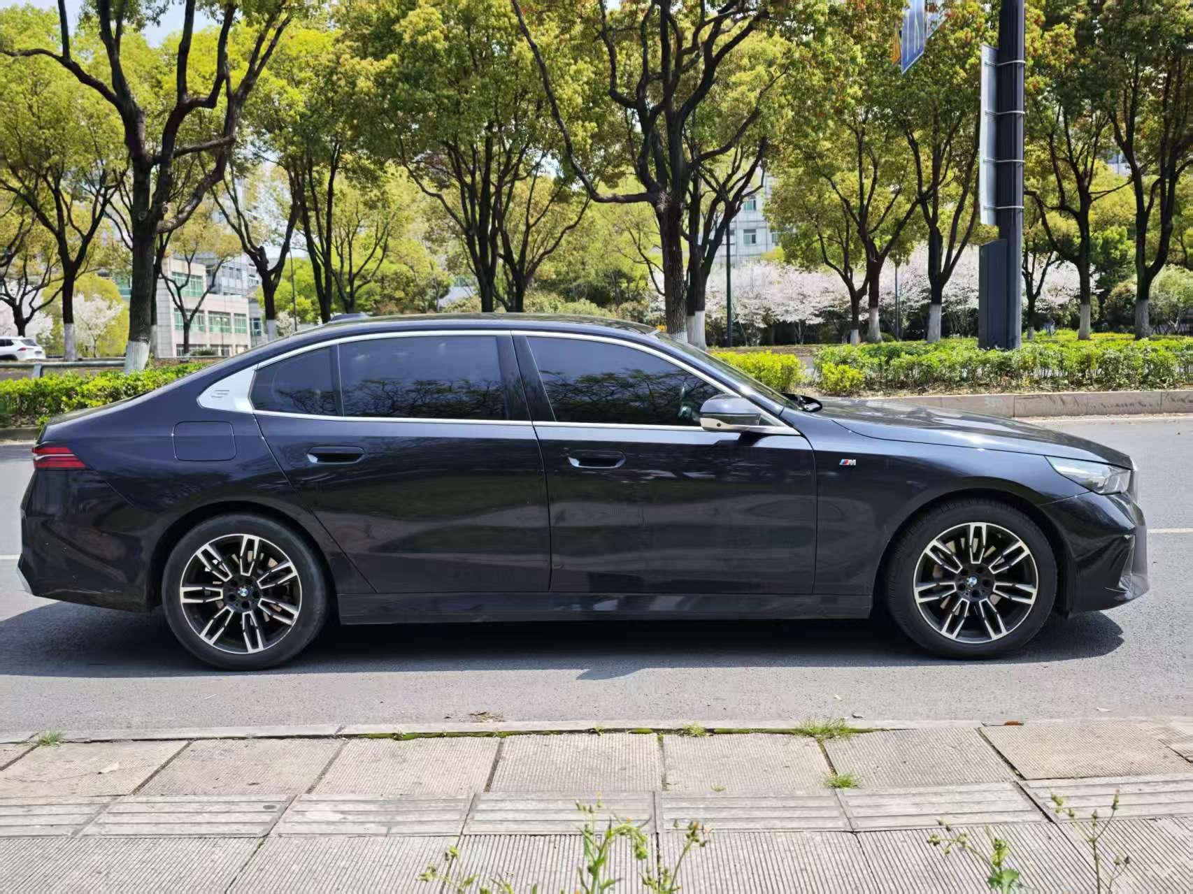 BMW 5 серии 2024 thumb 6