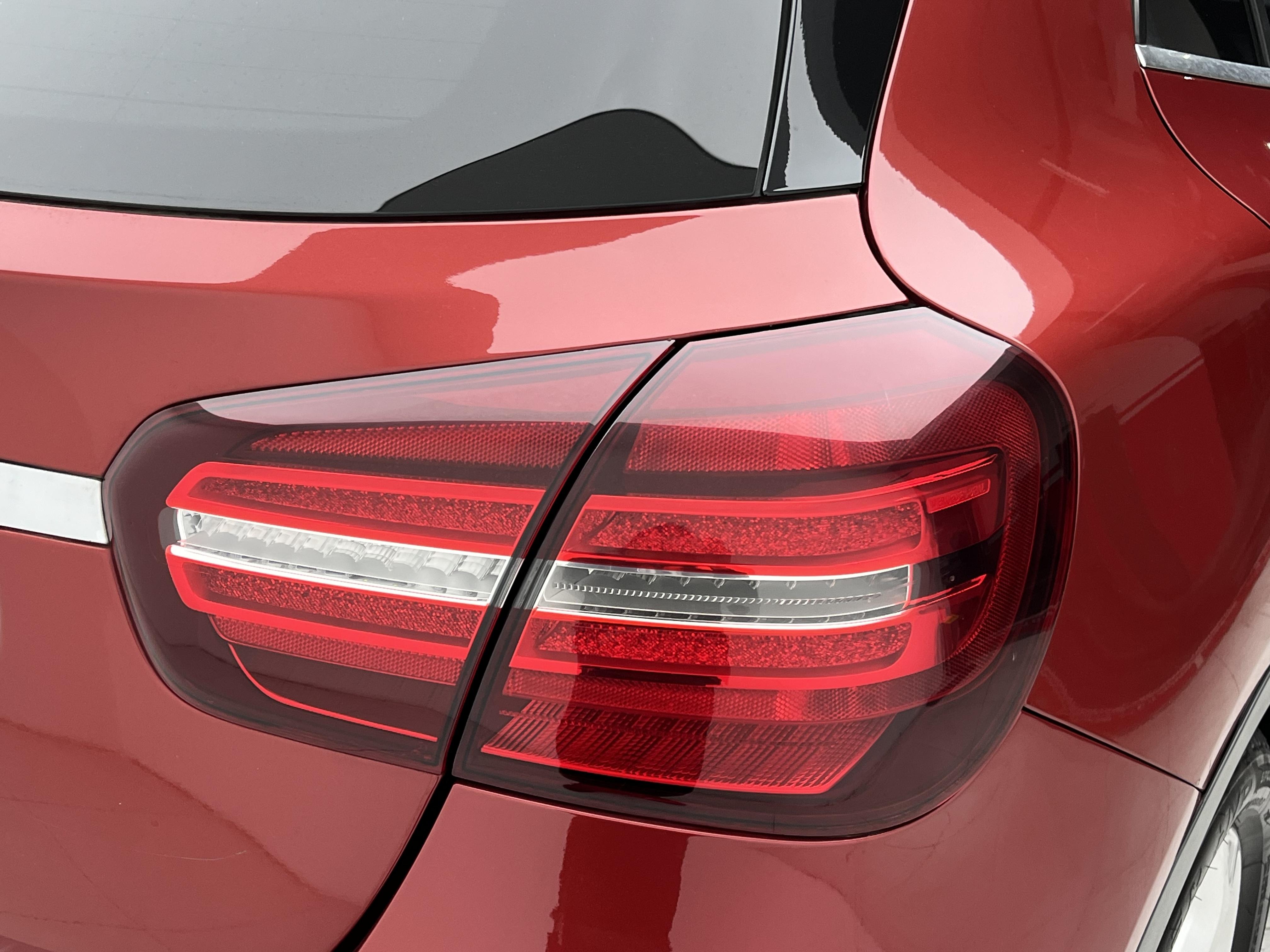 Mercedes-Benz GLA 2018 thumb 6
