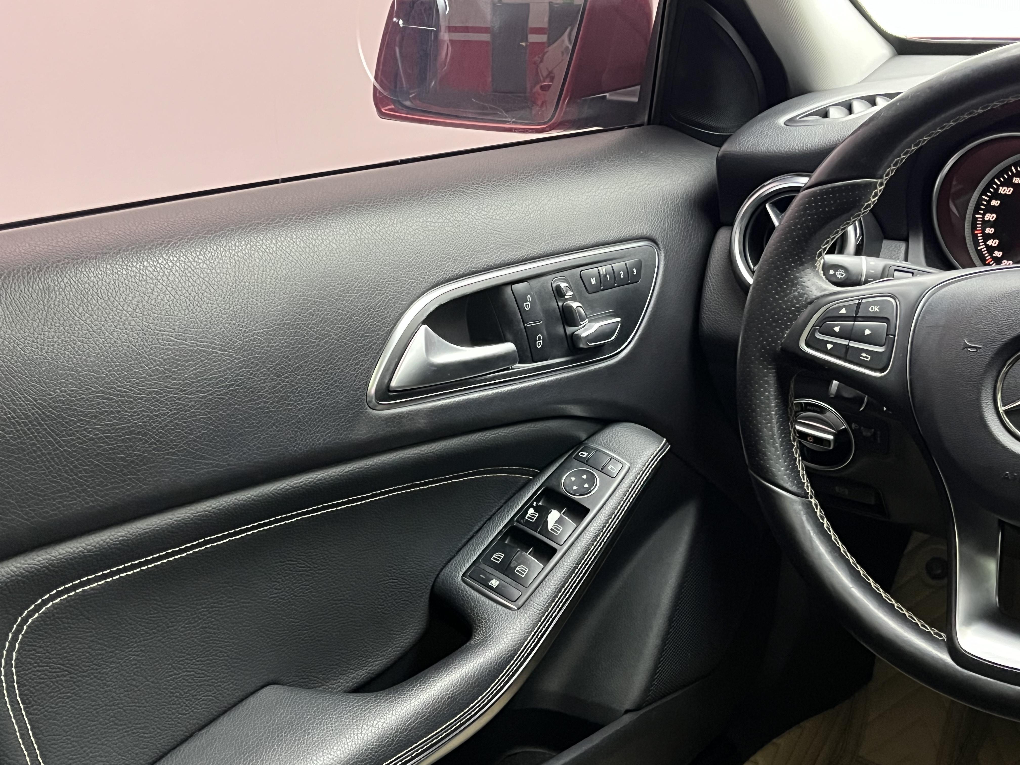 Mercedes-Benz GLA 2018 thumb 9