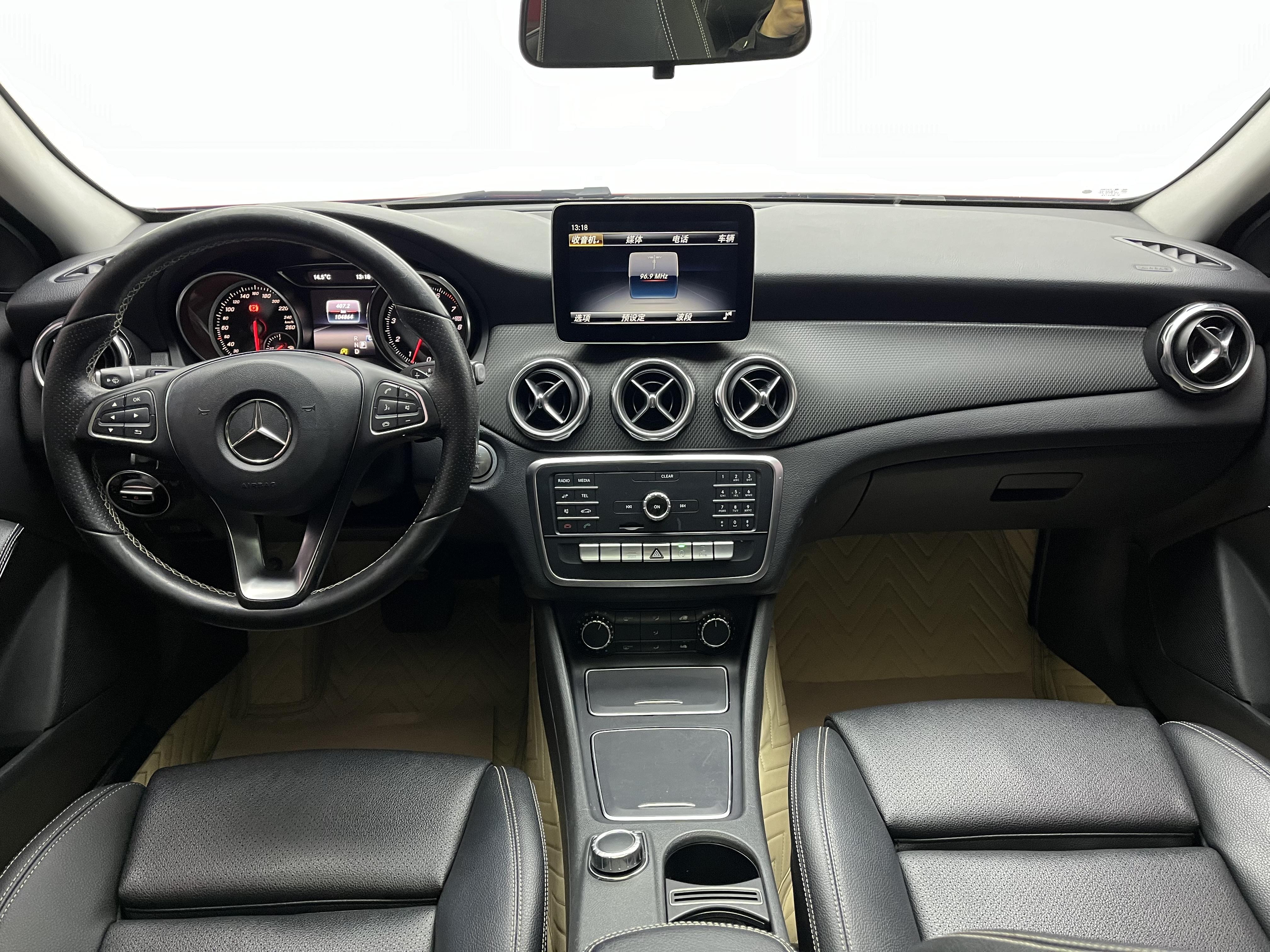 Mercedes-Benz GLA 2018 thumb 10