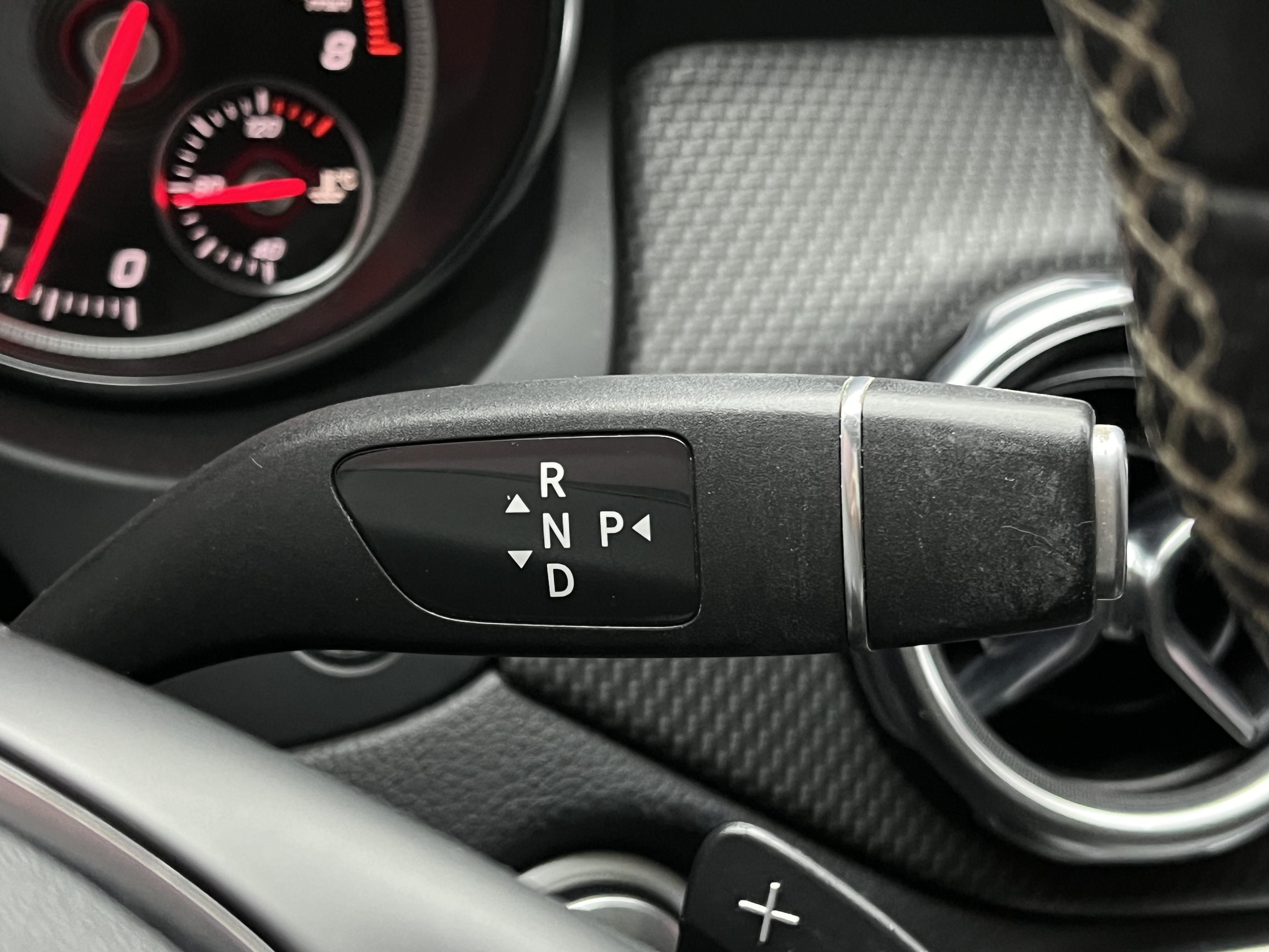Mercedes-Benz GLA 2018 thumb 12