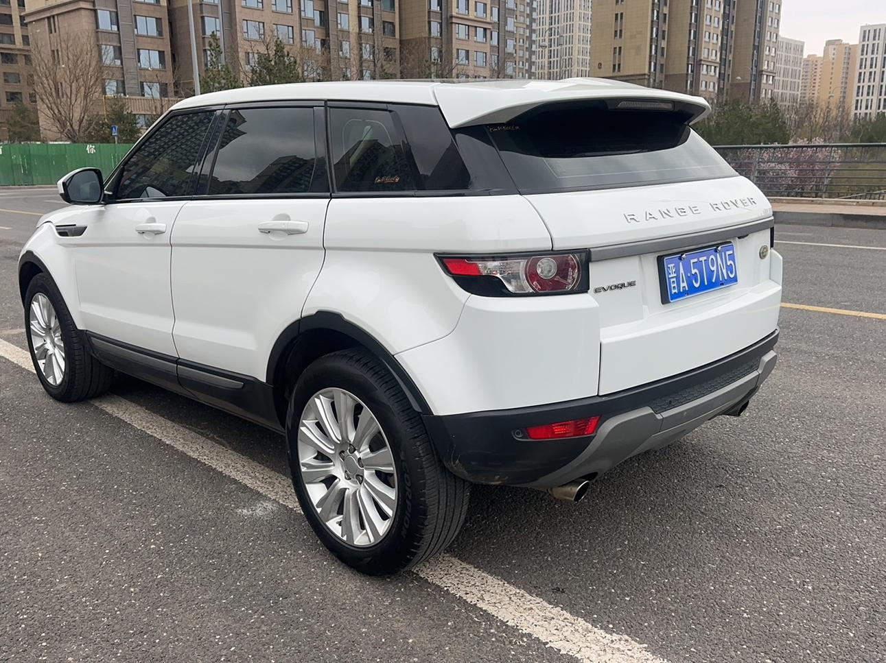 Land Rover Evoque 2015 thumb 3