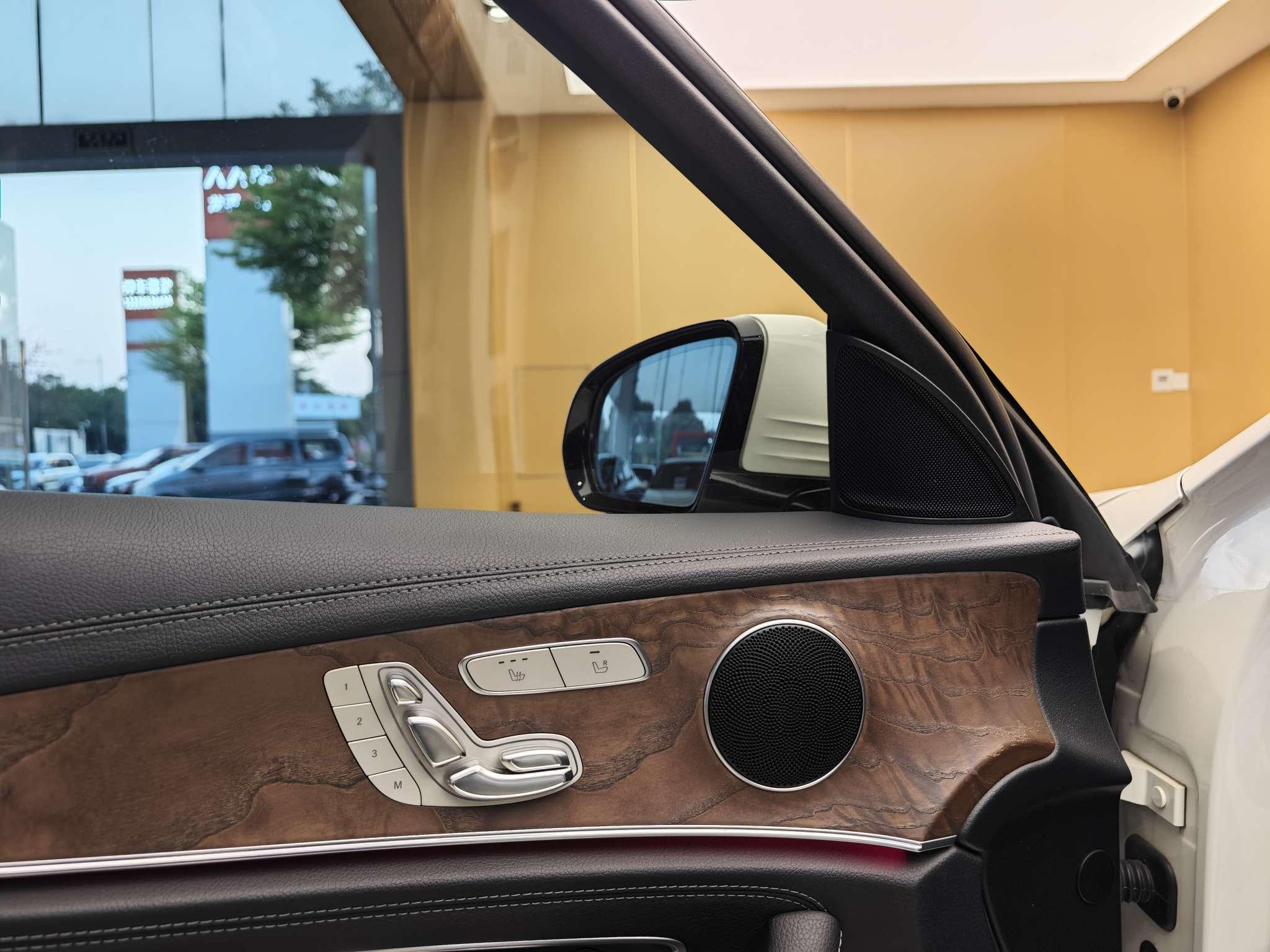 Mercedes-Benz E-Class 2016 thumb 11