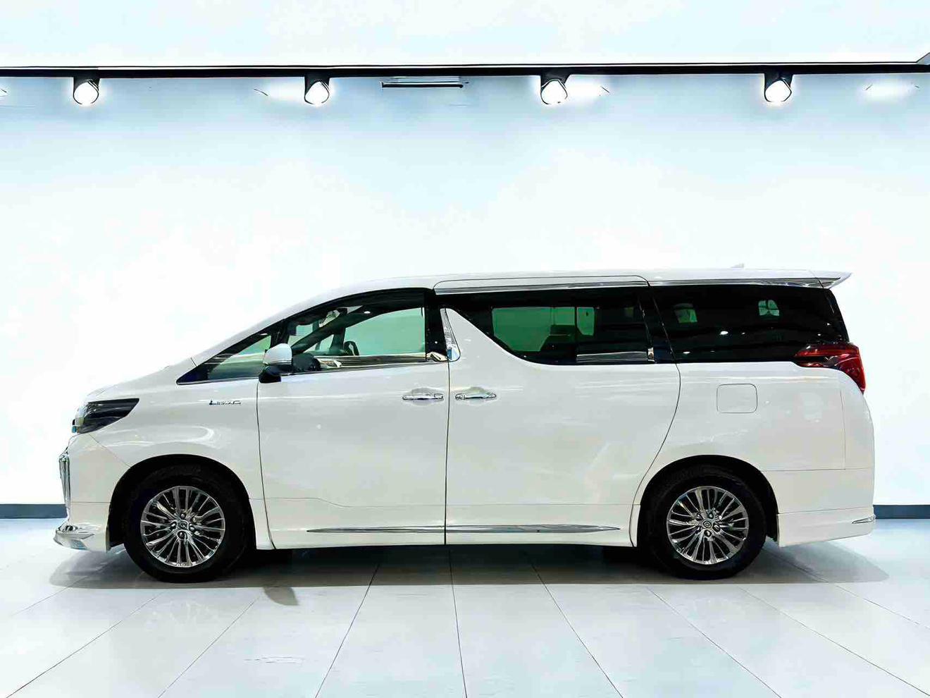 Toyota Alphard 2023 thumb 2