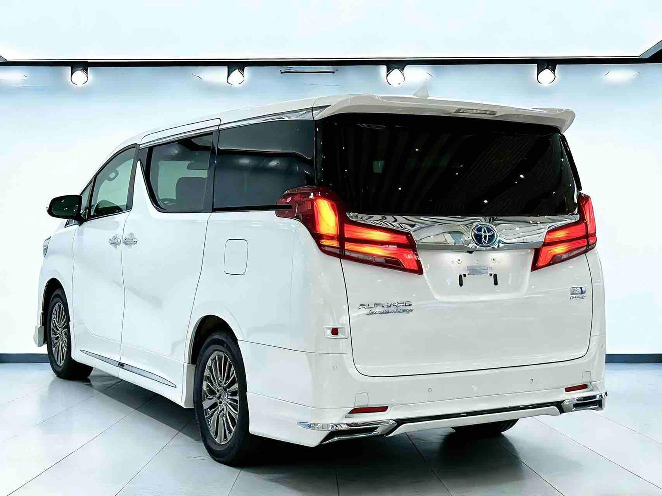 Toyota Alphard 2023 thumb 3