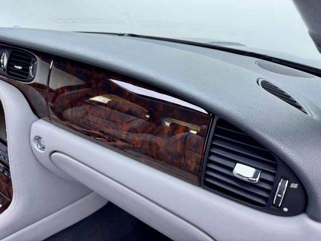 Jaguar XJ 2005 thumb 11