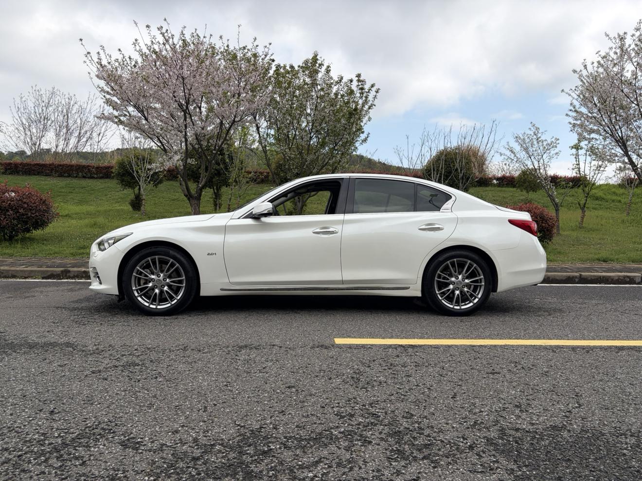 Infiniti Q50L 2016 thumb 2