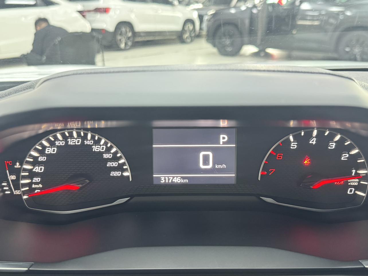 Peugeot 2008 2020 thumb 8