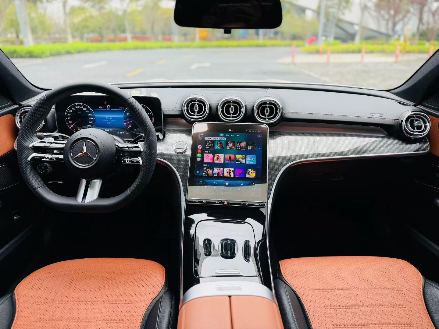 Mercedes-Benz C-Class 2024 thumb 4