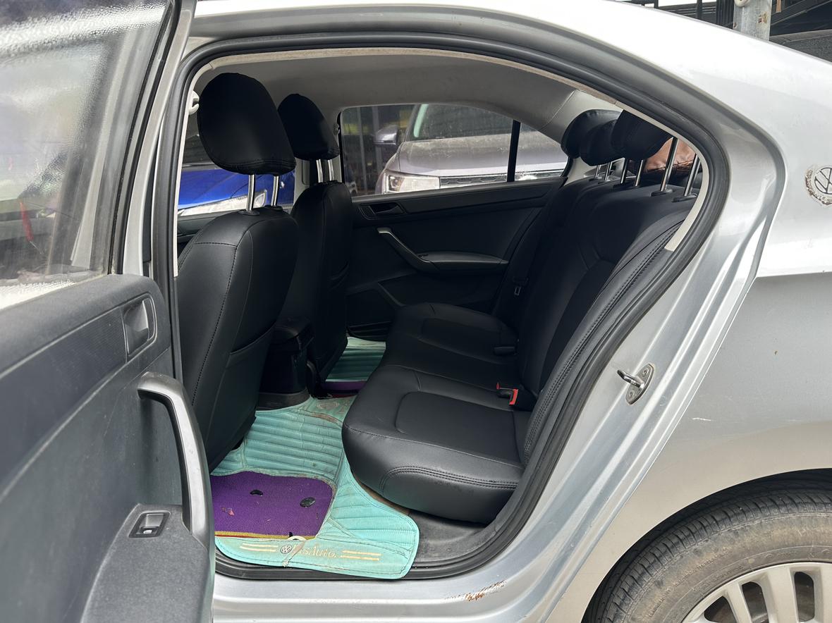 Volkswagen Santana 2013 thumb 7
