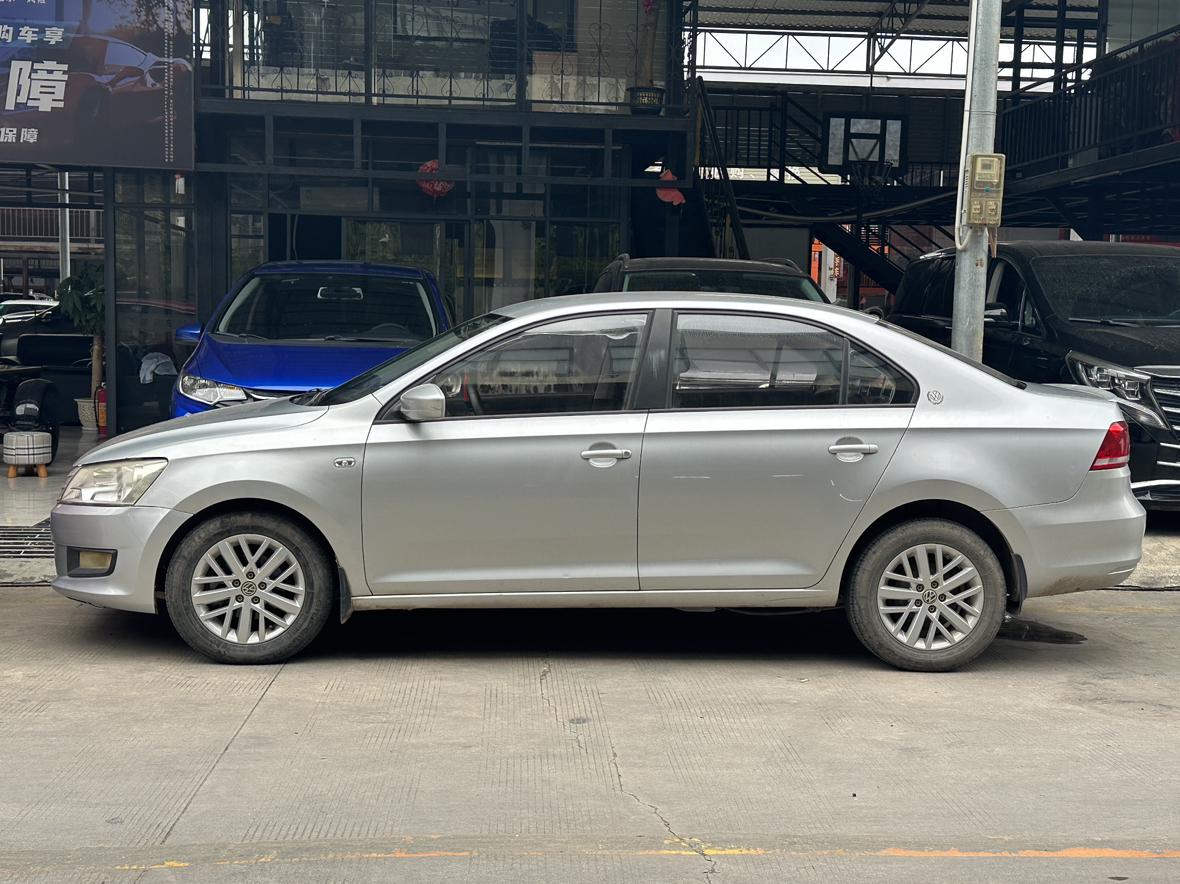 Volkswagen Santana 2013 thumb 9
