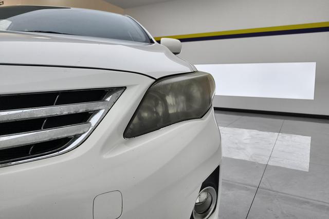 Toyota Corolla 2013 thumb 3