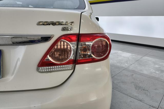 Toyota Corolla 2013 thumb 4