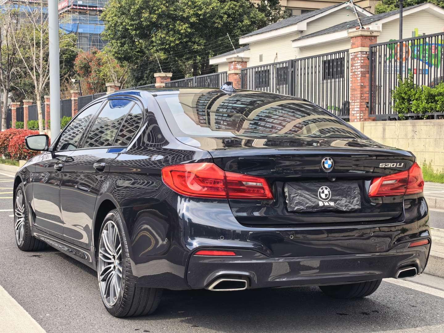 BMW 5 серии 2018 thumb 3
