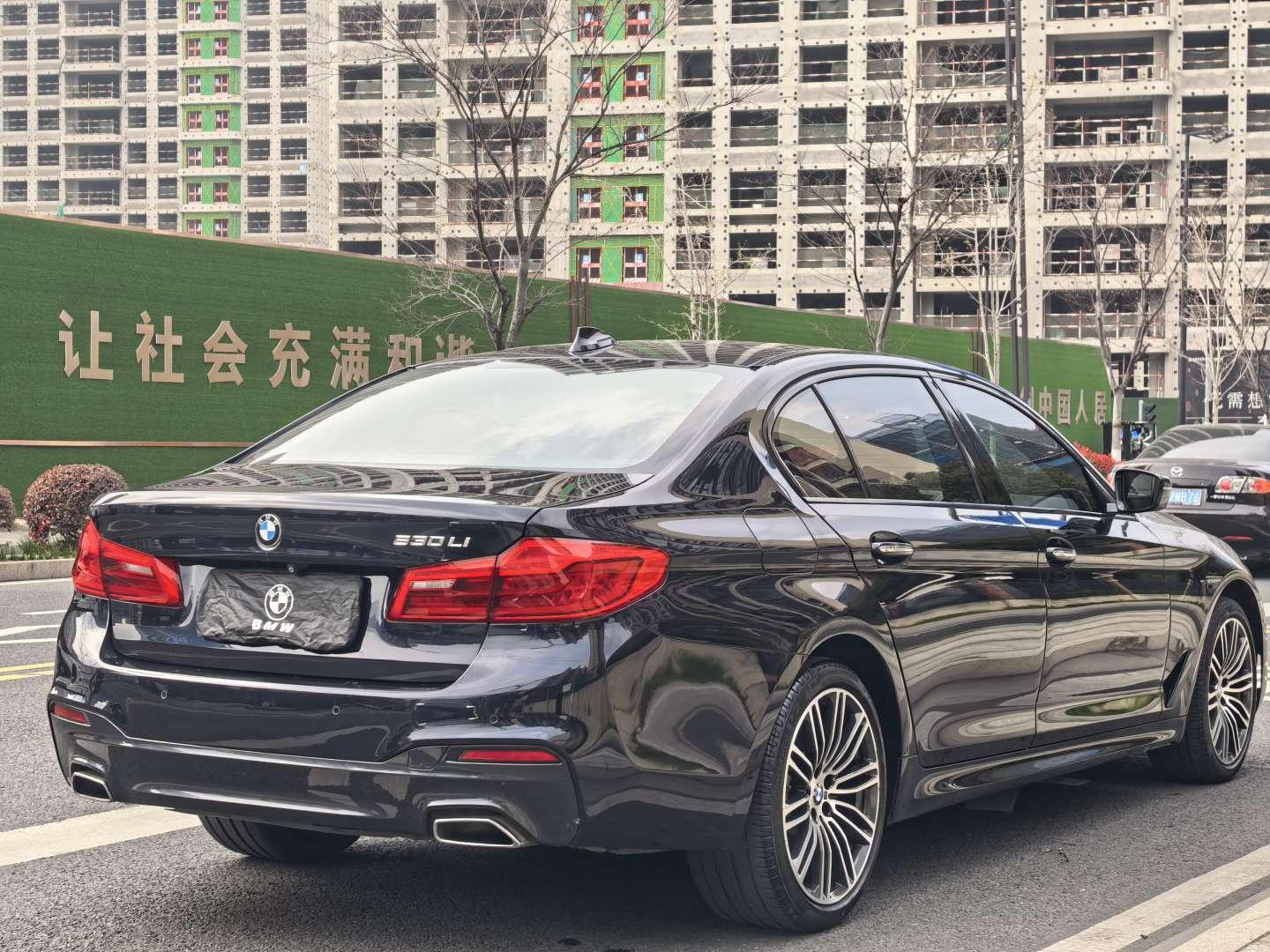 BMW 5 серии 2018 thumb 5