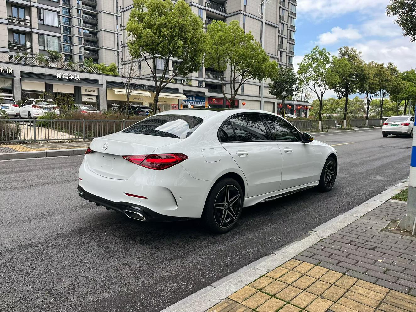 Mercedes-Benz C-Class 2024 thumb 4