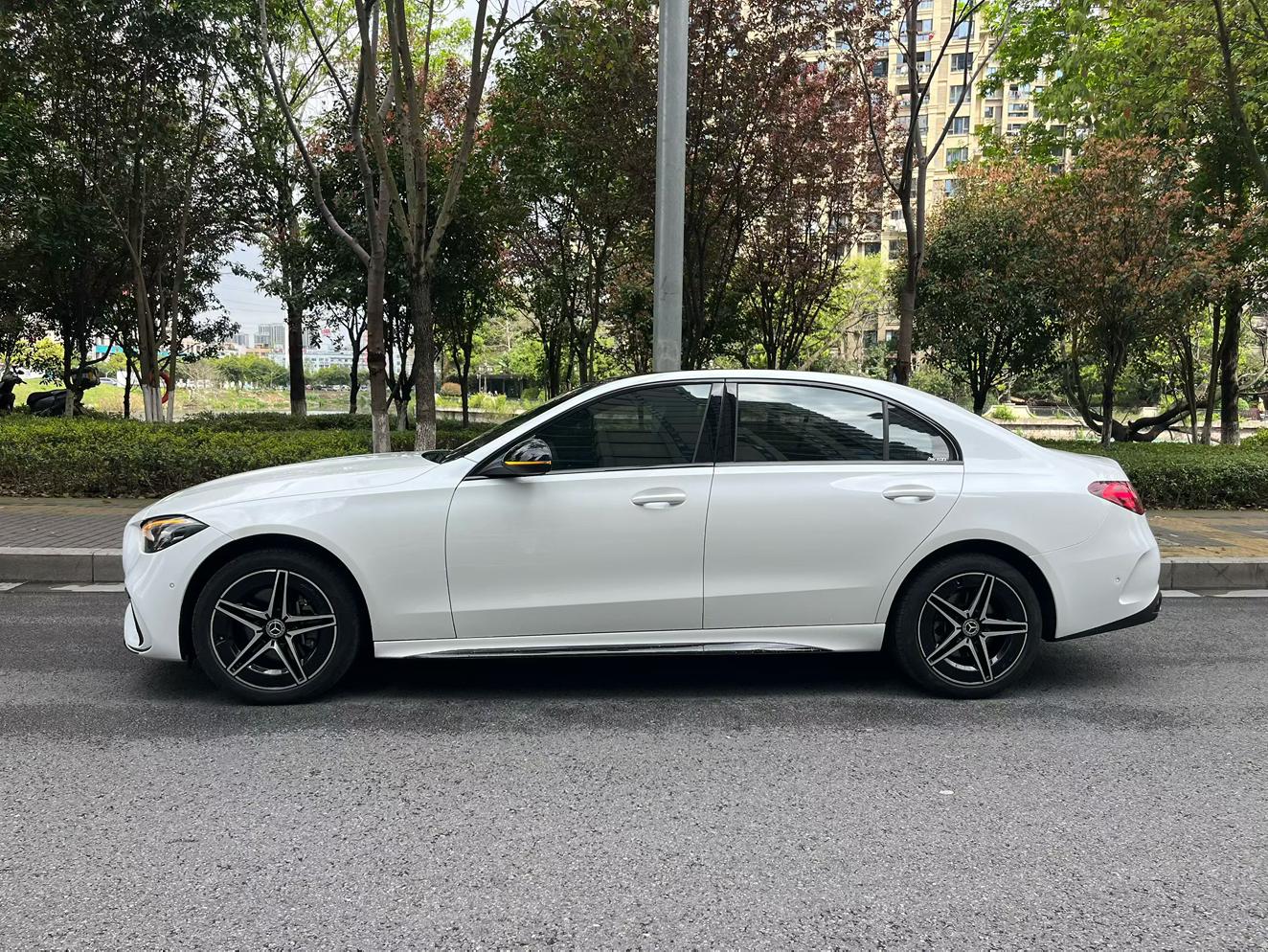 Mercedes-Benz C-Class 2024 thumb 11