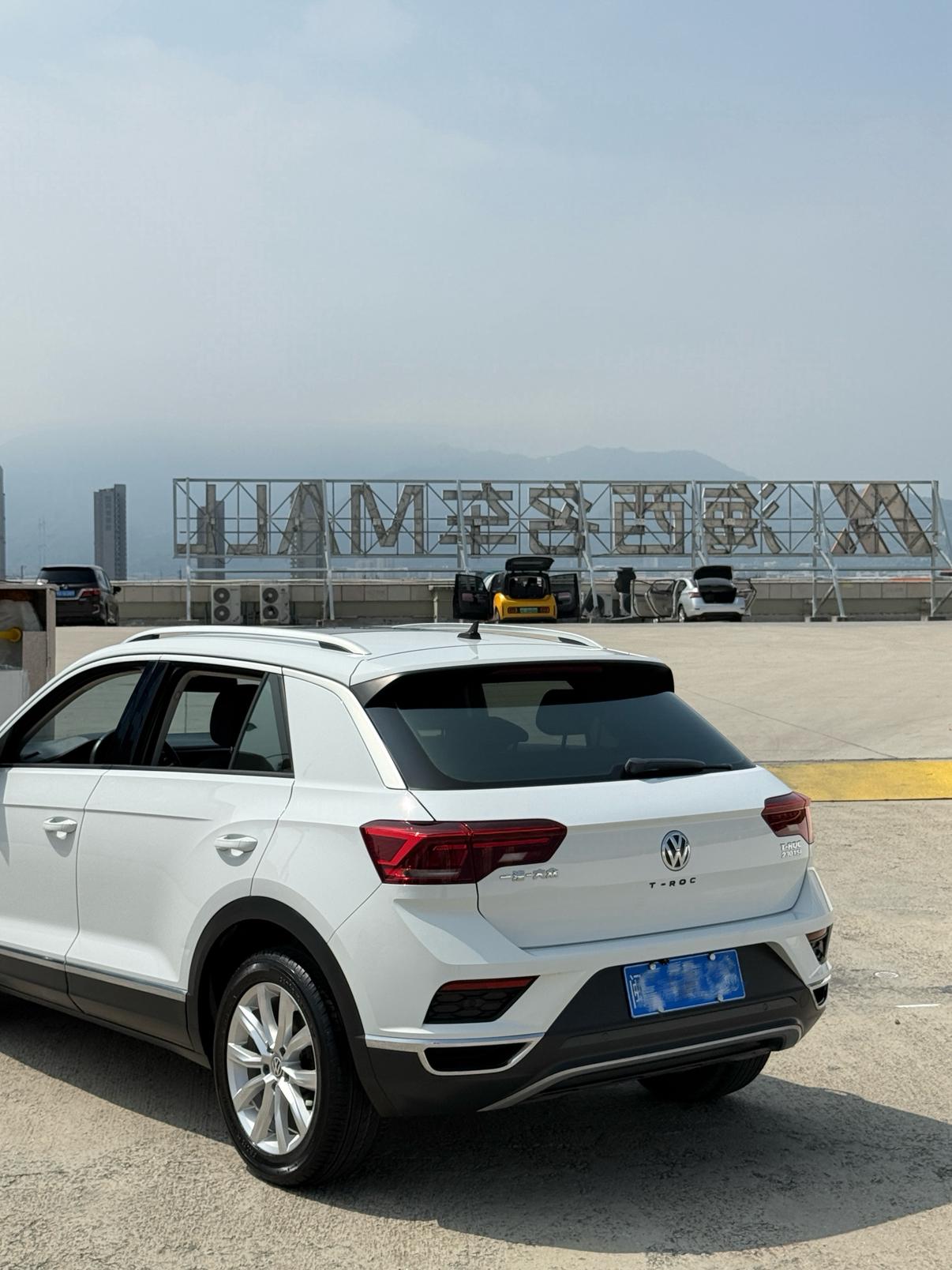 Volkswagen T-Roc 2019 thumb 2