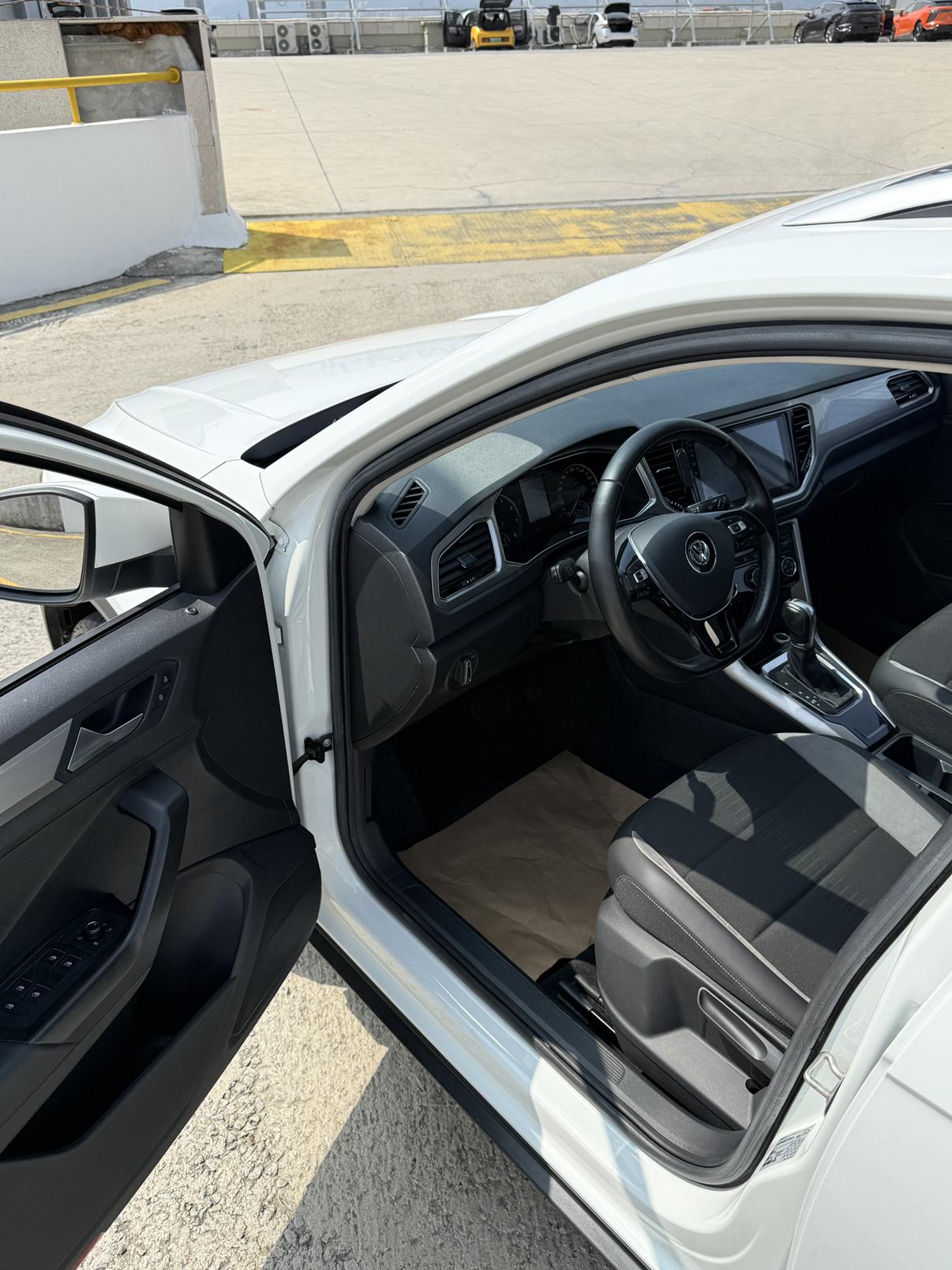 Volkswagen T-Roc 2019 thumb 4