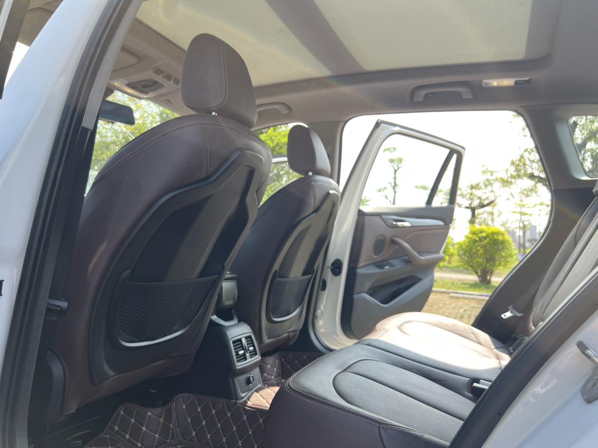 BMW X1 2018 thumb 12