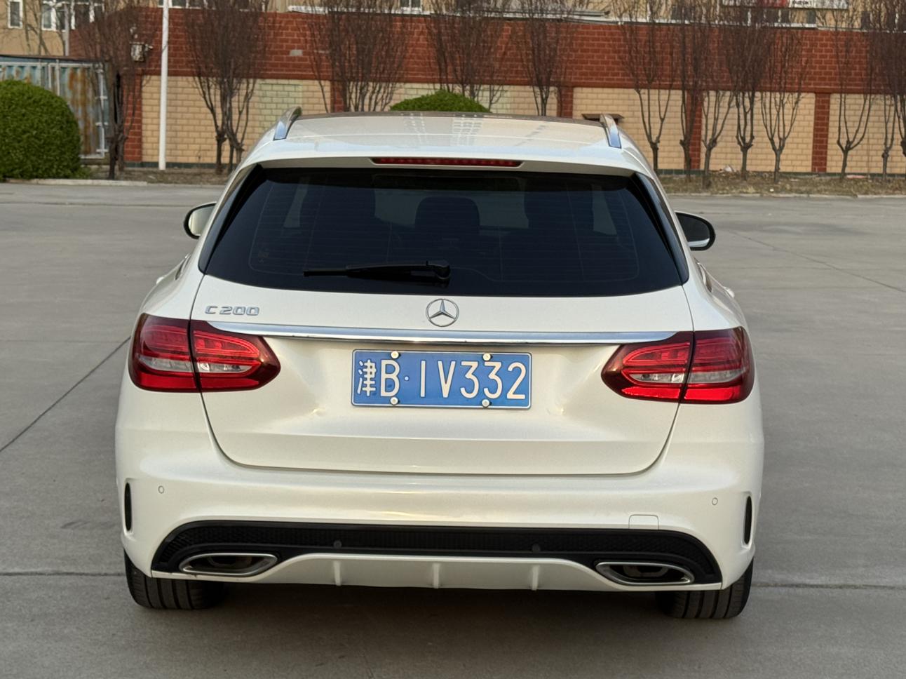 Mercedes-Benz C-Class 2017 thumb 3