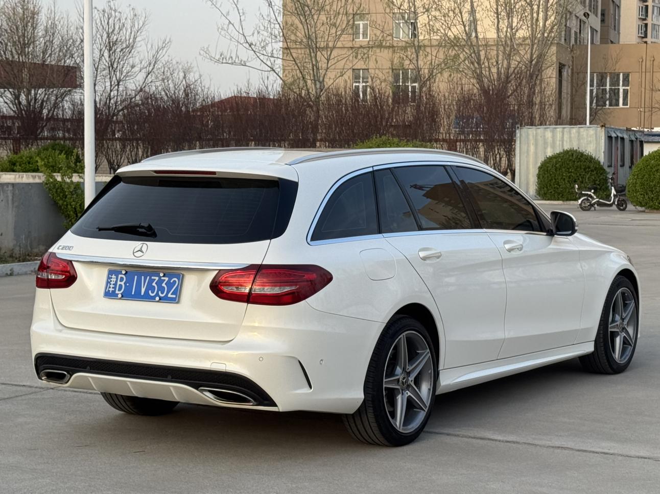 Mercedes-Benz C-Class 2017 thumb 4