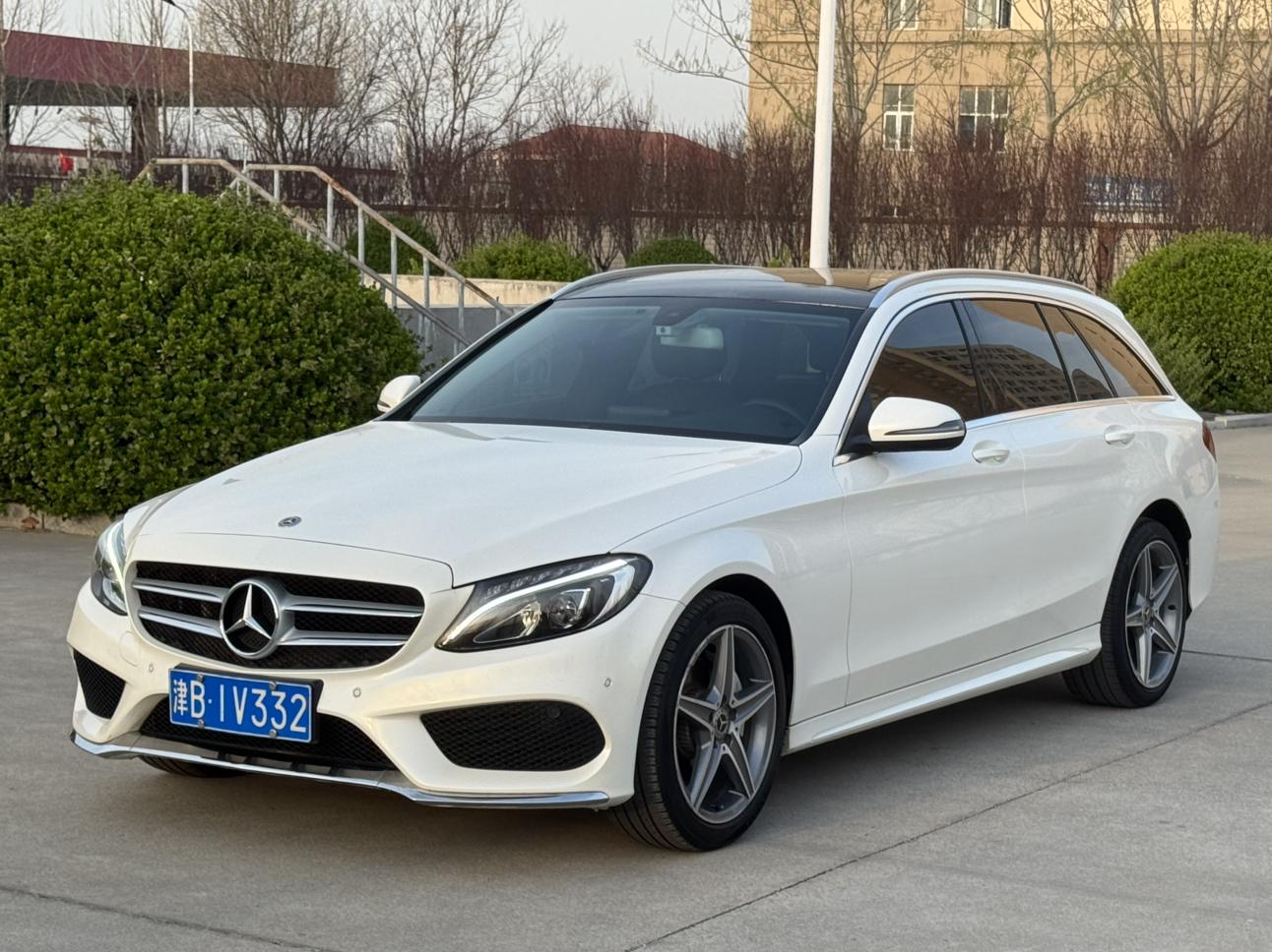 Mercedes-Benz C-Class 2017 thumb 9