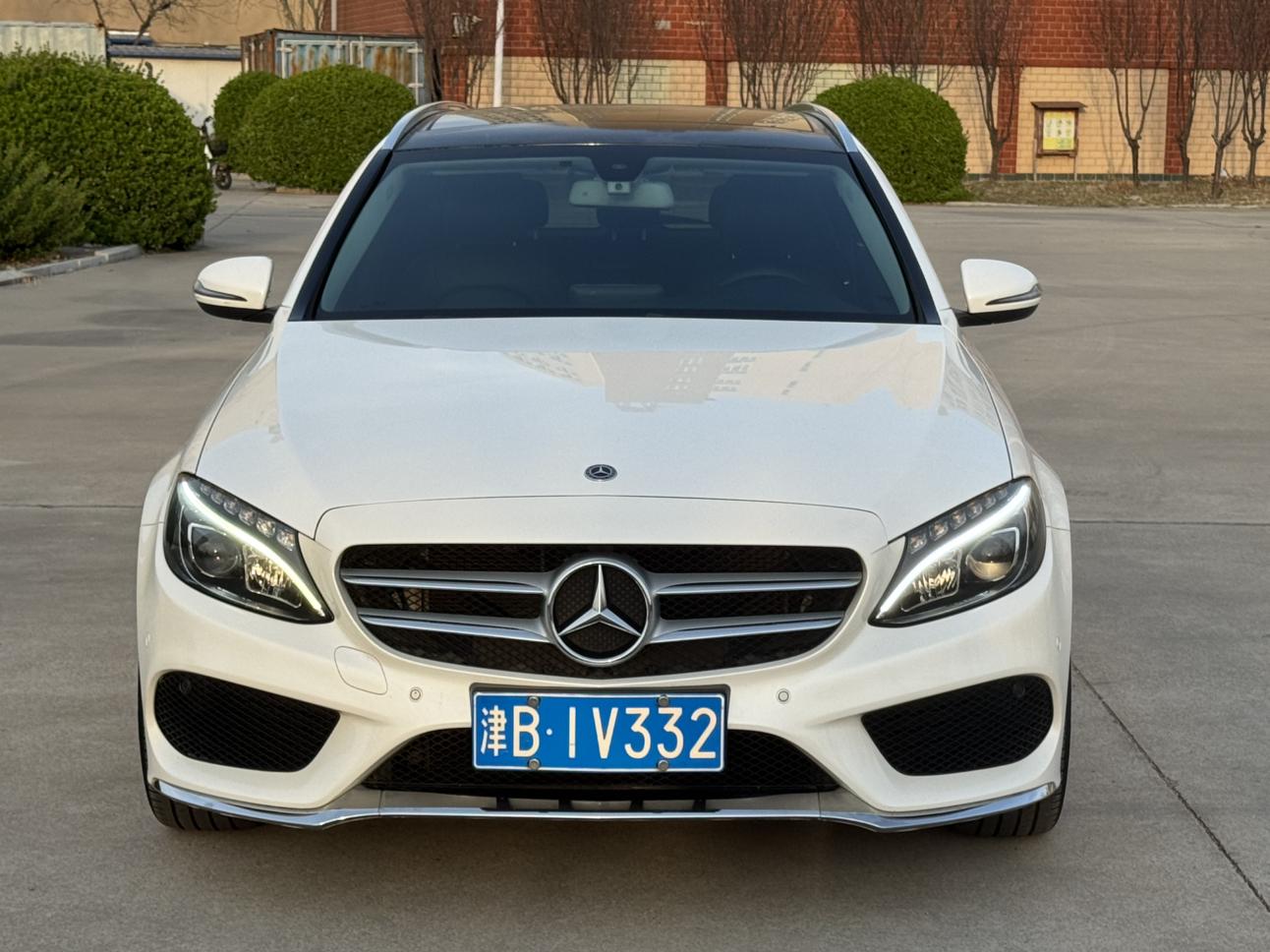 Mercedes-Benz C-Class 2017 thumb 10