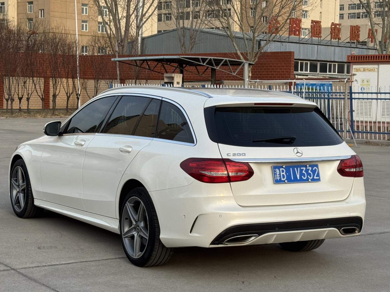 Mercedes-Benz C-Class 2017 thumb 12
