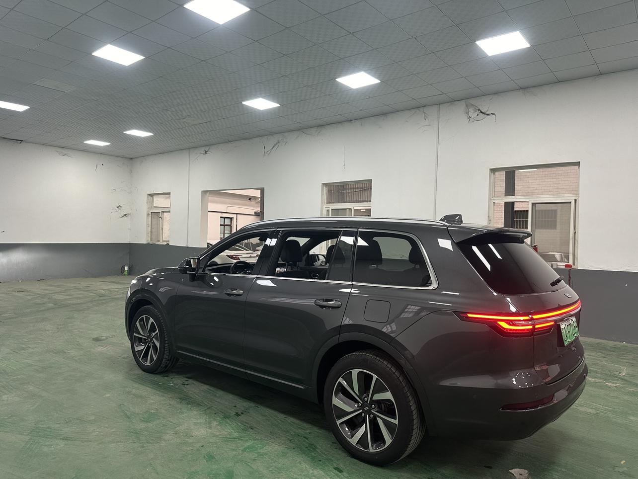Lixiang (Li Auto) One 2021 thumb 2