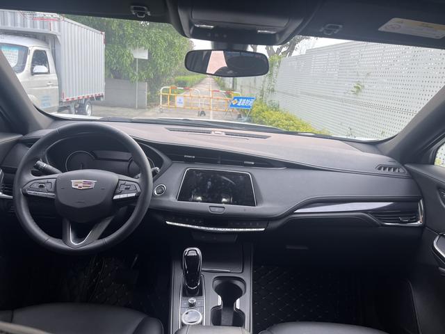 Cadillac XT4 2020 thumb 5