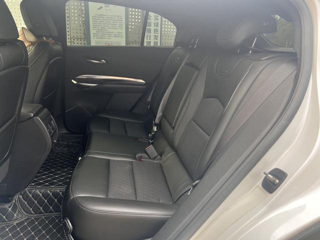 Cadillac XT4 2020 thumb 7
