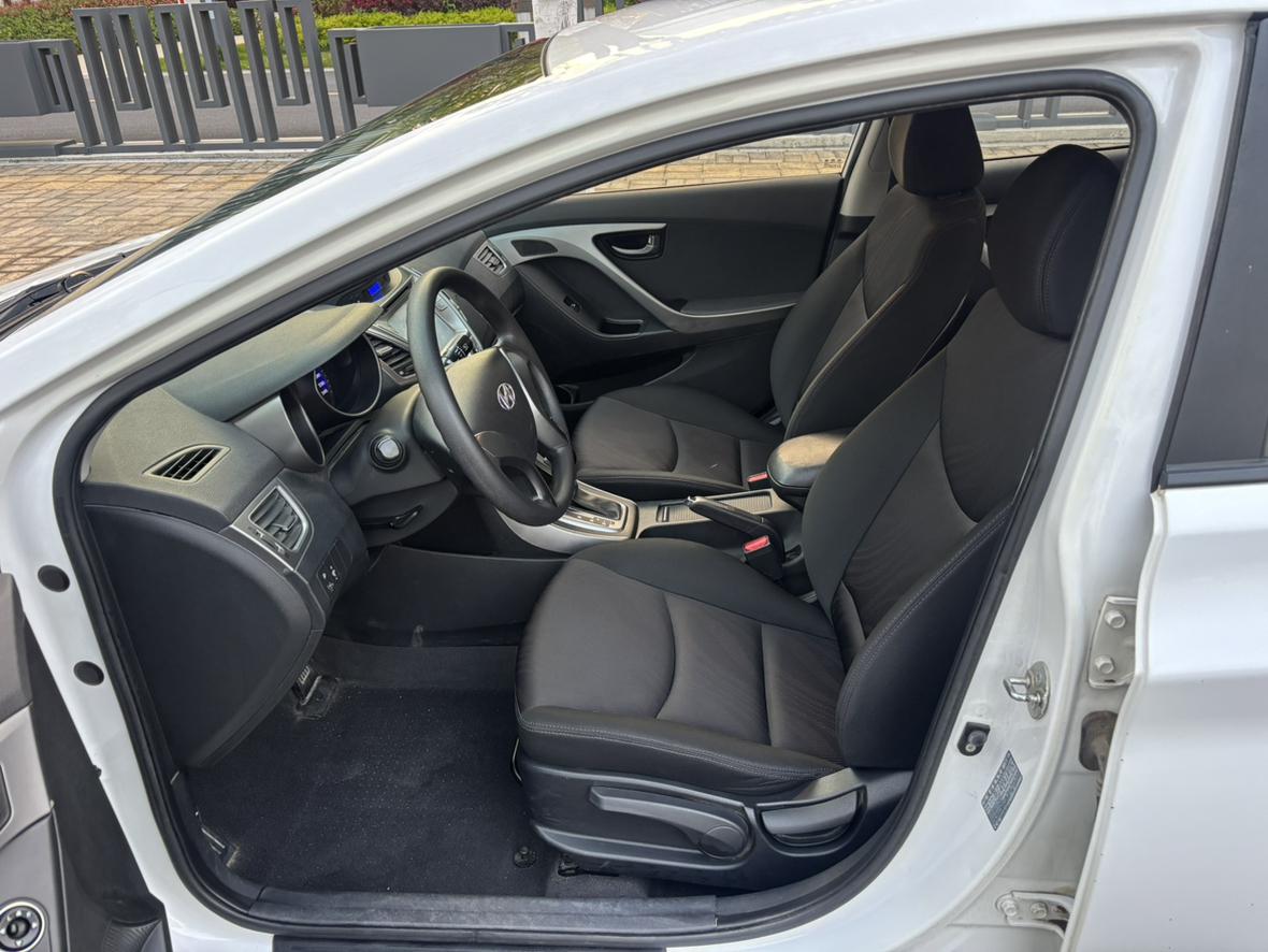 Hyundai Elantra 2016 thumb 6