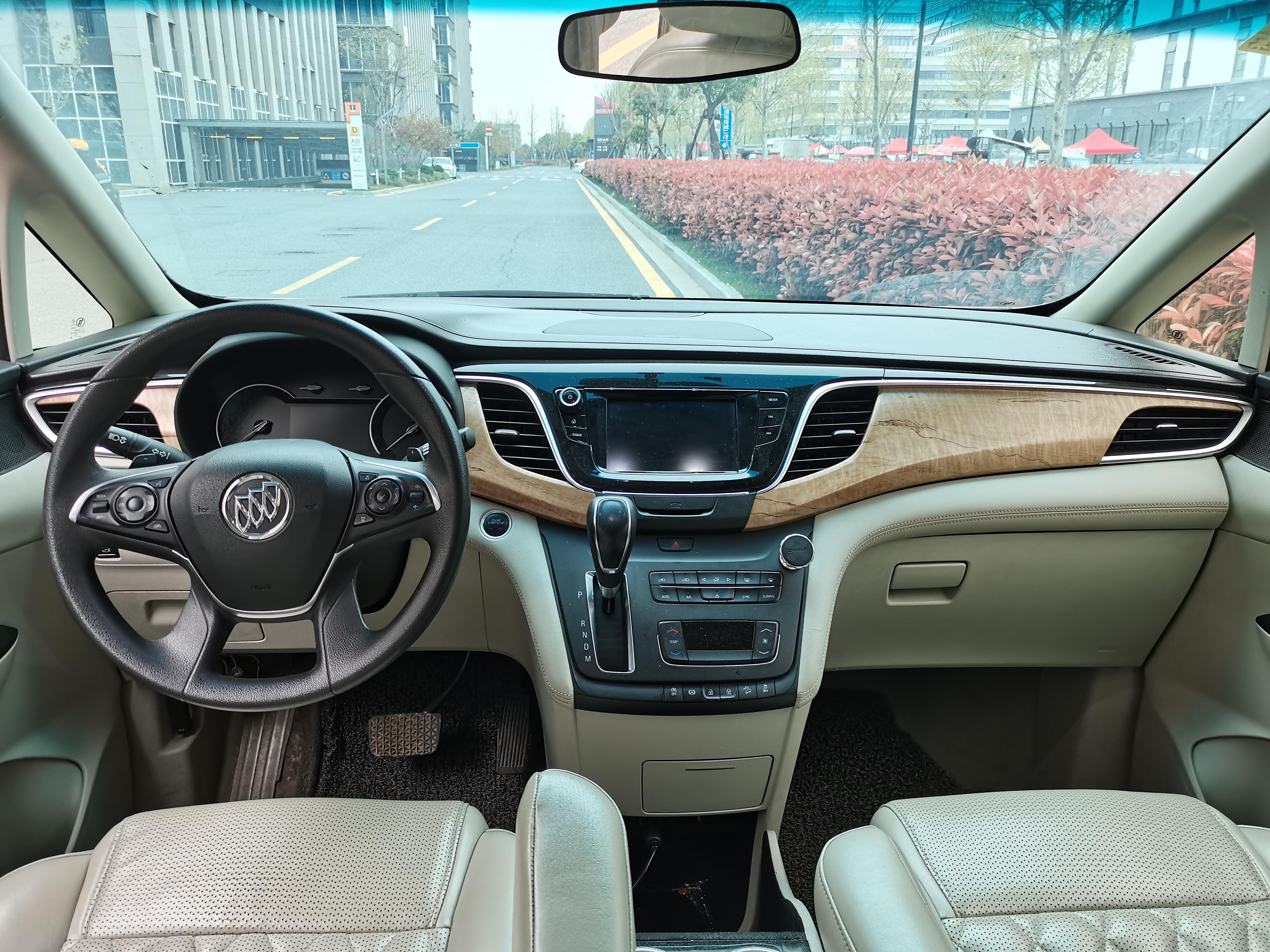 Buick GL8 2017 thumb 3