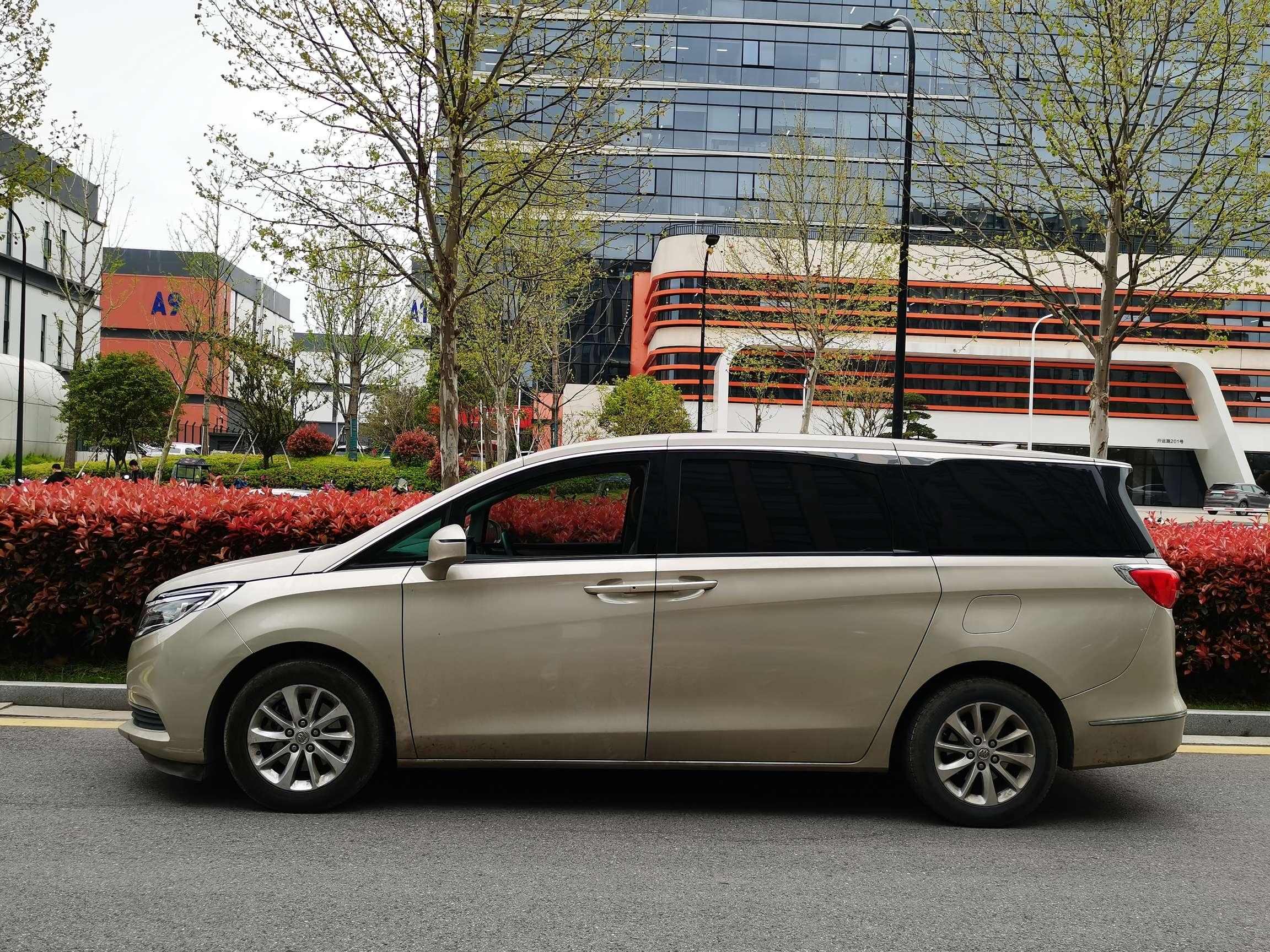 Buick GL8 2017 thumb 9