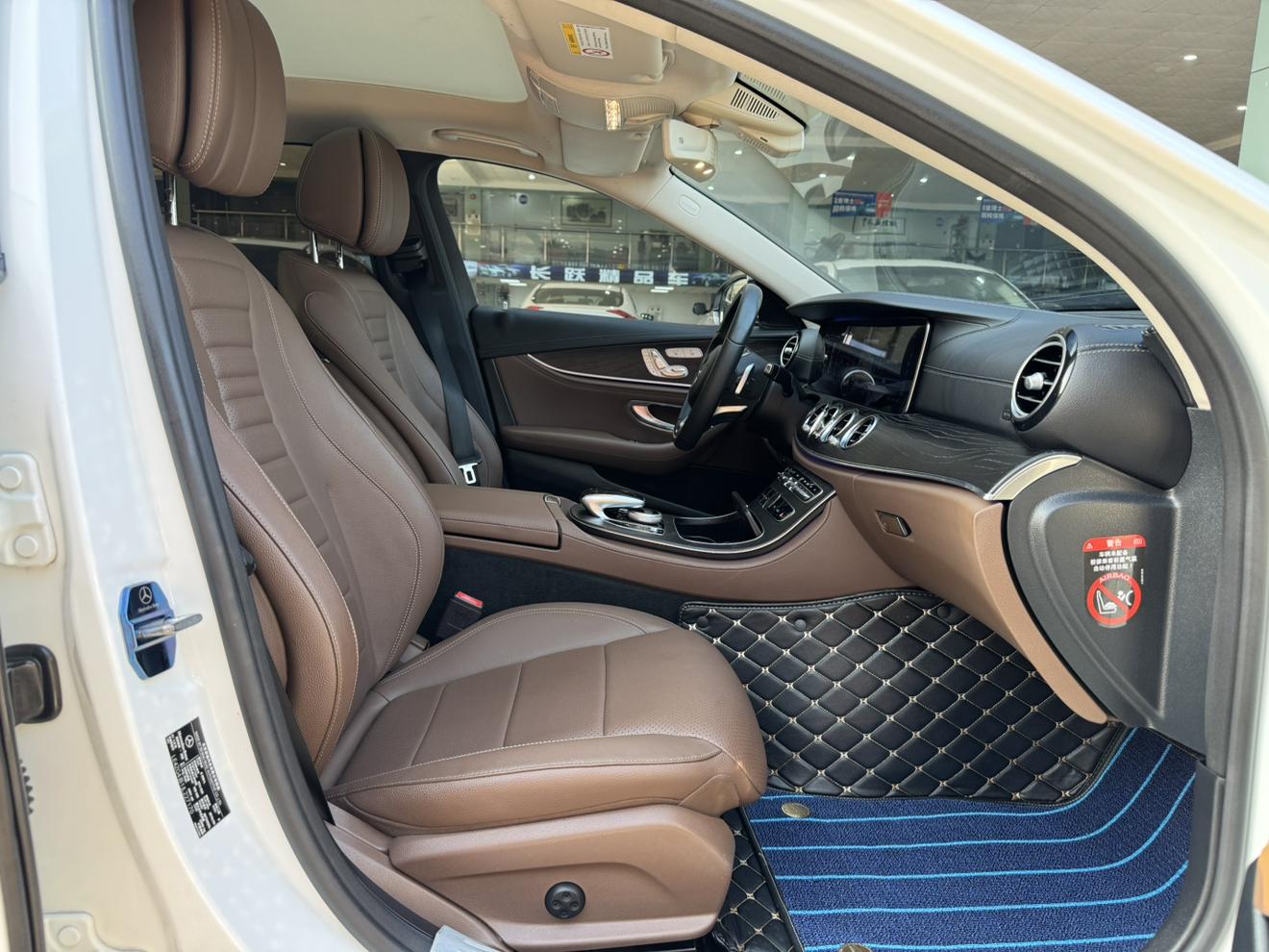 Mercedes-Benz E-Class 2018 thumb 11